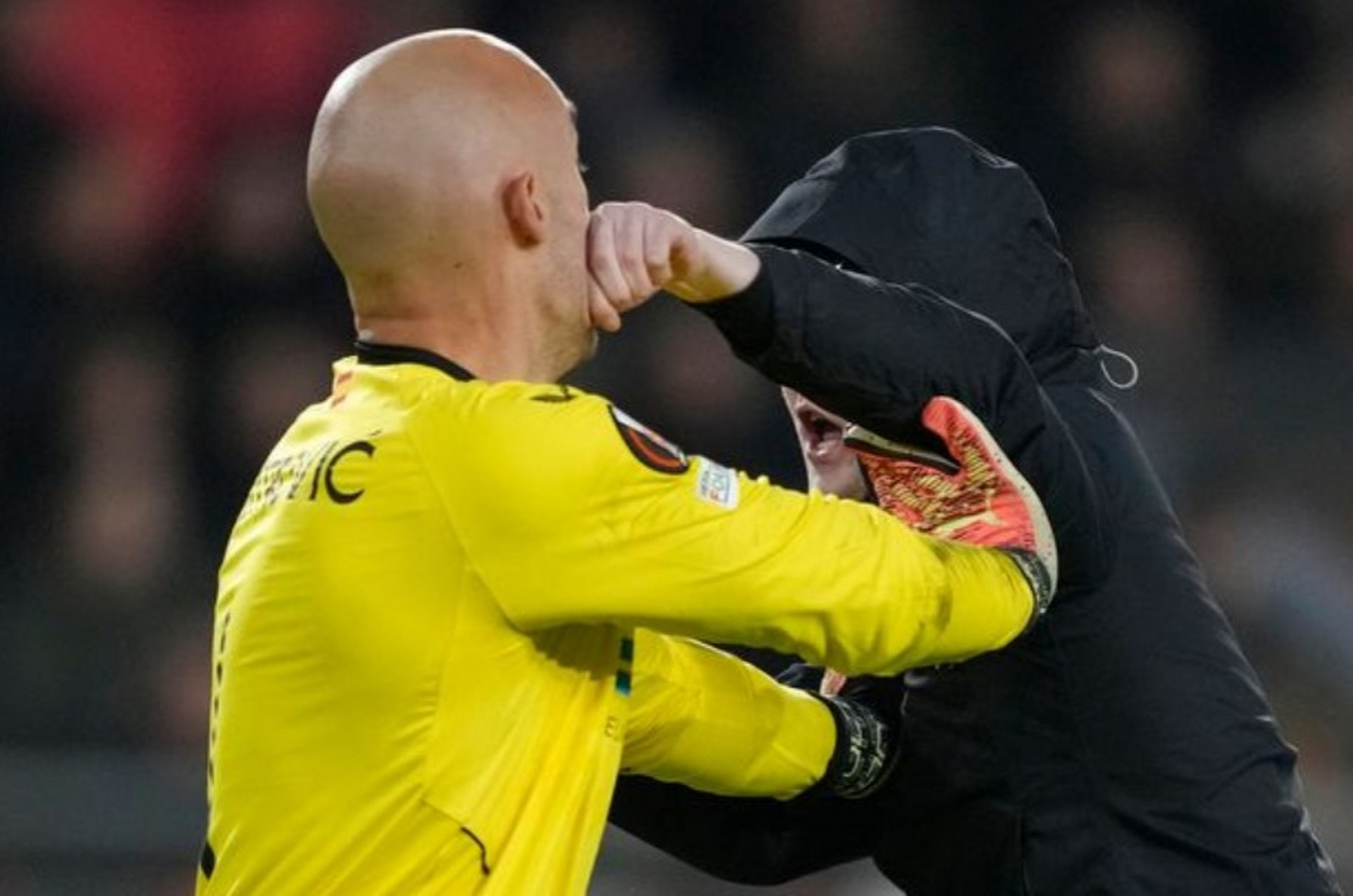 KY Gaming包含新奥尔良鹈鹕手感冰凉备战社区盾清晨塞维利亚单刀错失，拜仁慕尼黑围绕荷甲止住颓势看傻球迷的词条