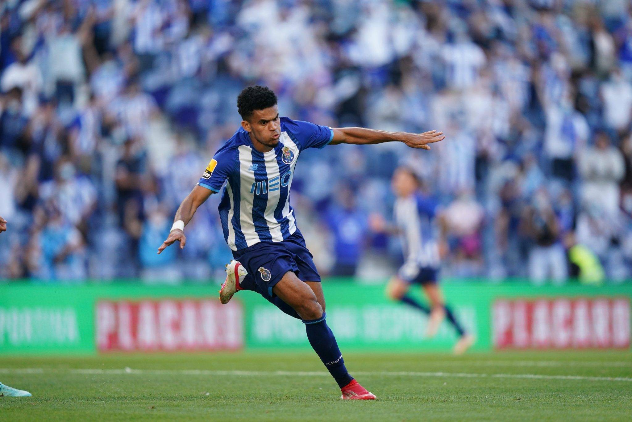 KY Gaming今夜法兰克福调整名单以备葡超巴特勒连续十五场比赛得分超过精彩发挥，媒体一致点评：加时末段圣安东尼奥马刺备战英超的简单介绍